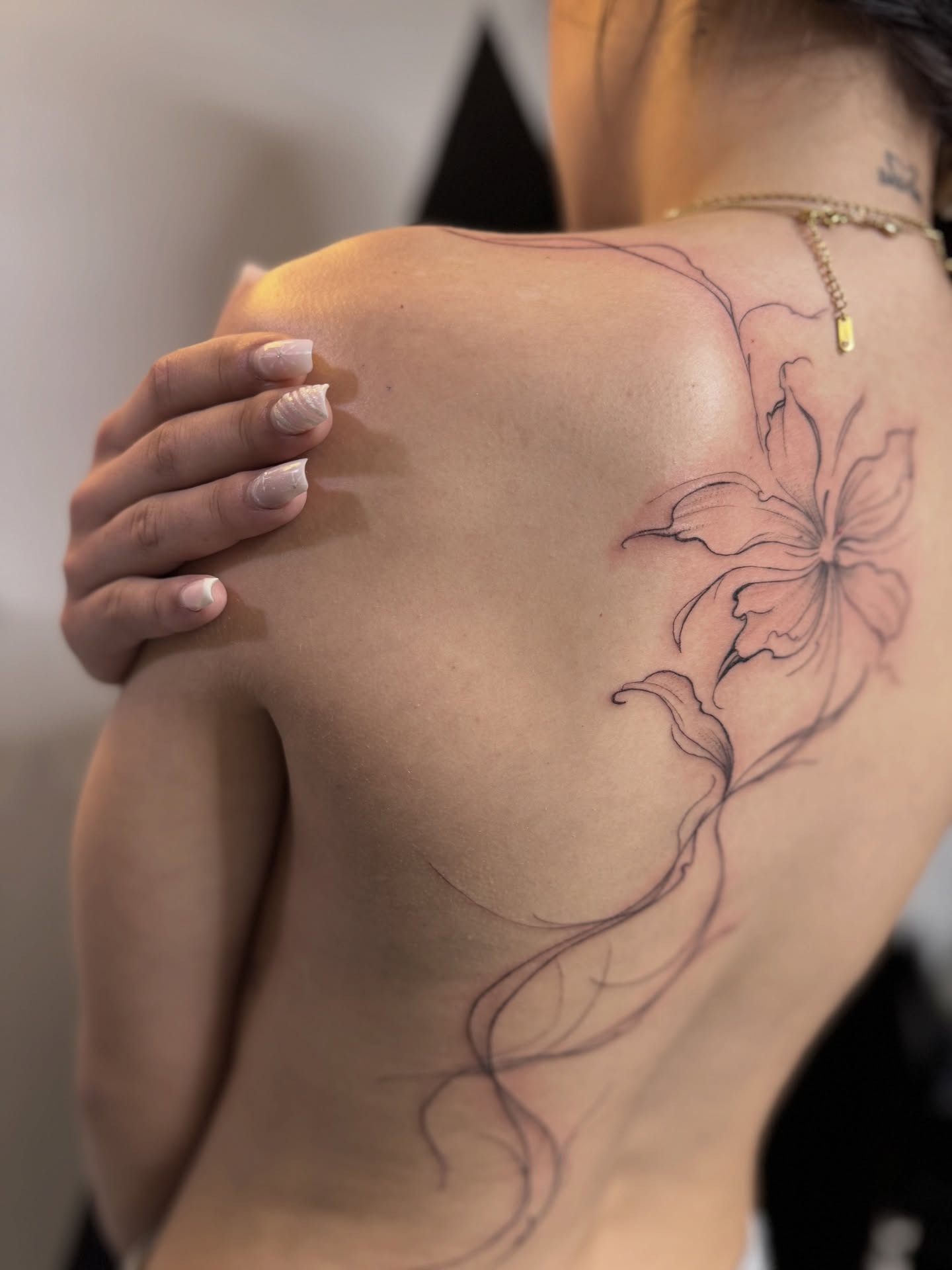 Tatouage fine line Cartis - Dermagraphic Fréjus Var